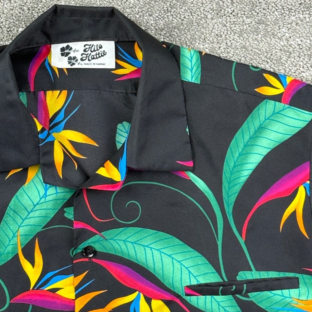 Hilo Hattie Shirt Mens Large Black Bird of Paradise Floral Hawaiian Aloha 555
